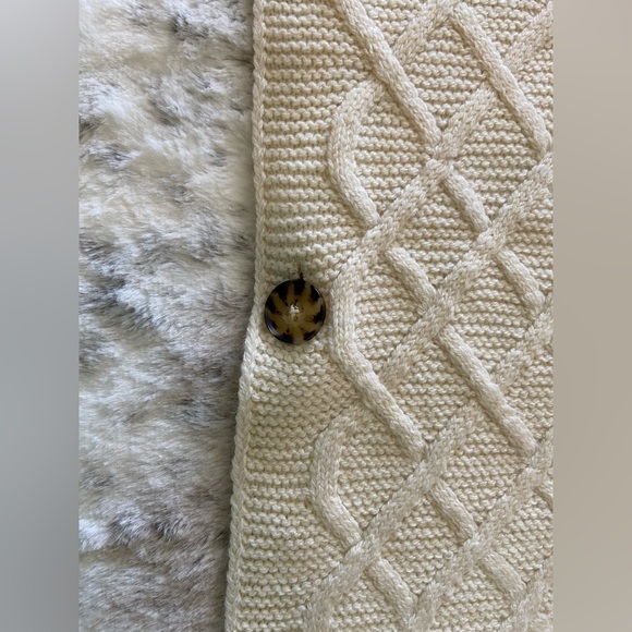 Tantrums Cream Turtleneck sweater pancho/vest, one size fits all - Picture 4 of 8